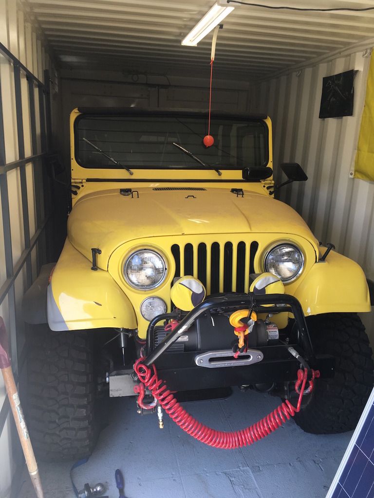 Onboard air compressor/air tank